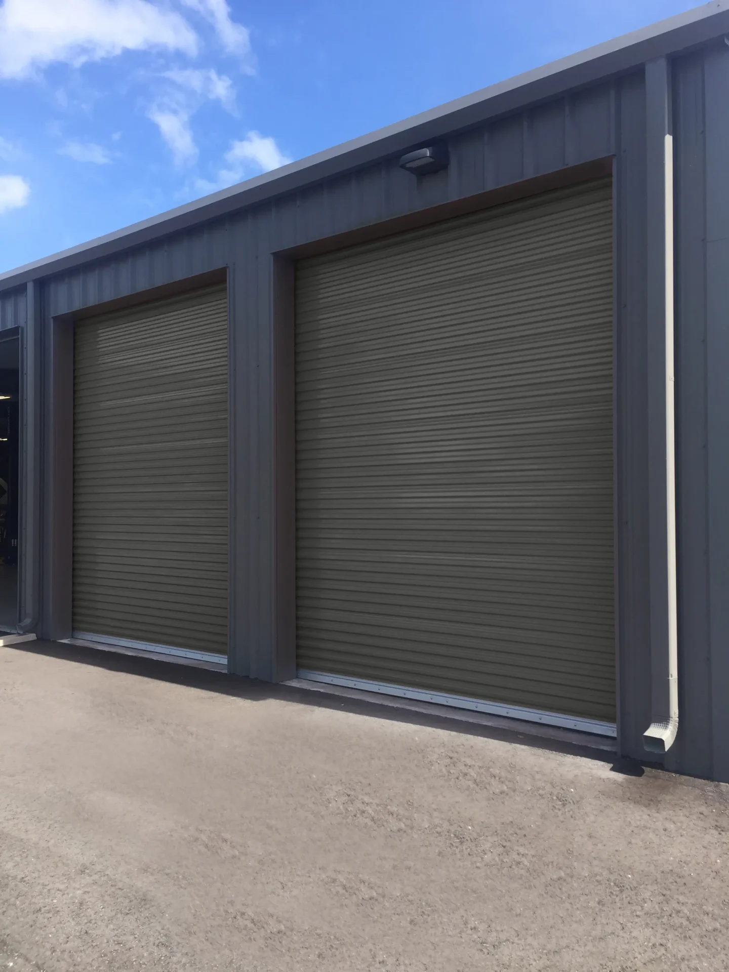 3652_x2-Doors_Charcoal-Gray (1)